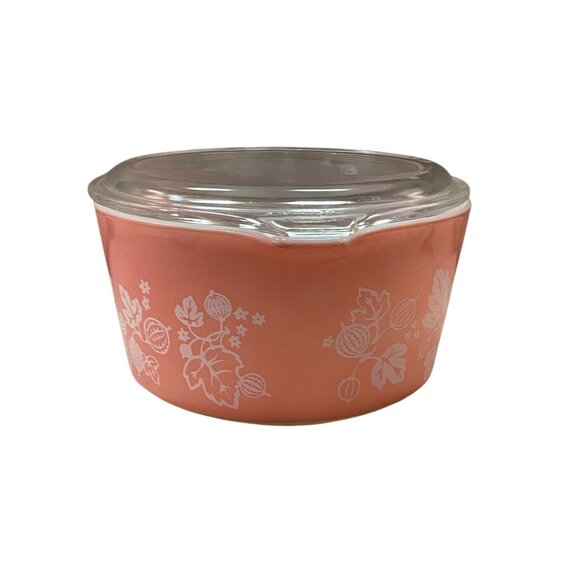 Pyrex Cinderella Casserole Dish with Lid Used Pink Gooseberry Round 473 1 QT 36 - Picture 2 of 16
